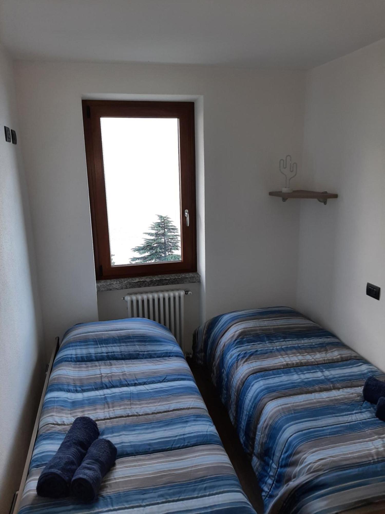 Cima Lago Gera Lario Esterno foto